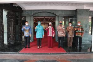 Dukung #GebrakMasker, Pertamina Serahkan 500 Ribu Masker Senilai Rp1 M