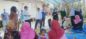 Lalui Jalan Berlubang dan Berdebu ke Berbak, Haris: Jalan Provinsi Ini jadi Prioritas