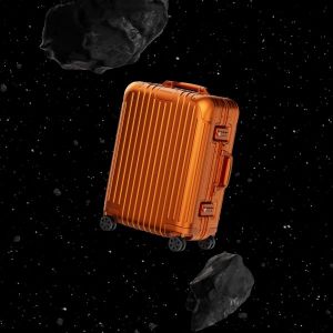 RIMOWA Perkenalkan Warna Unik Untuk Koleksi Original Alumunium yang Ikonik