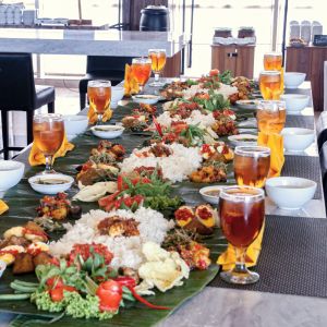 Yuk Nyobain Paket Saprahan Khas Adat Melayu di Luminor Hotel Jambi