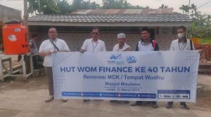 Wujud Terima Kasih, di HUT ke 40 WOM Finance Renovasi Tempat Wudhu Masjid