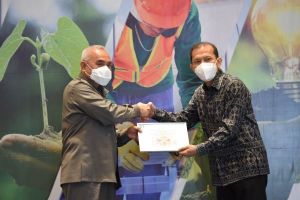 Terima Sertifikat Propernas dari KLHK, PKT Komitmen Tingkatkan Kinerja Lingkungan