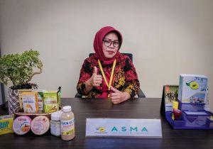 Omzet Ratusan Juta,  Berdayakan Ibu-ibu hingga Raih Penghargaan dari Wapres