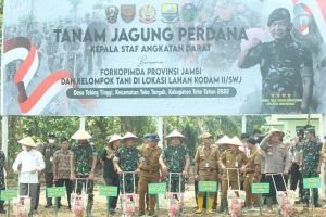 Al Haris Dampingi Kunker KASAD