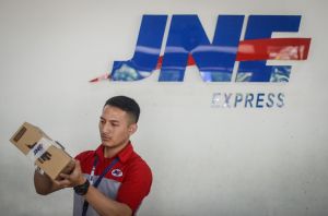 Ini Tanggapan JNE Terkait Pemberitaan Distribusi Beras Bansos 