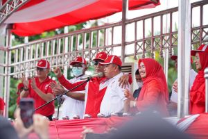 Ribuan Masyarakat Jambi Antusias Saksikan Pawai Pembangunan