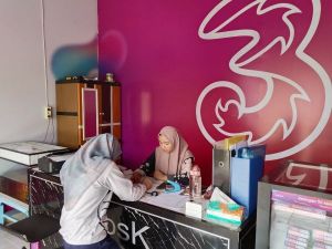 Perluas Pusat Layanan 3Kiosk di Sumatra, Tri Berdayakan UMKM Lokal dengan Program Kemitraan