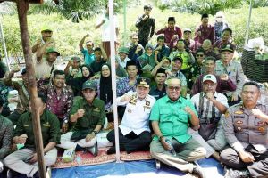 Bertemu dan Berdialog dengan Petani, Gubernur Dukung Pengembangan Komoditas Cabai