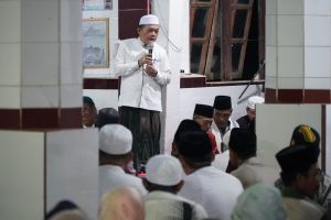 Malam Ke-12, Gubernur Al Haris Tarawih di Malapari