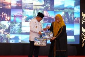 Lepas 87 Calon Jamaah Haji Plus, Pesan Gubernur Gunakan Waktu Untuk Ibadah Sebaik-baiknya