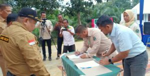Dukung Pendidikan, Asian Agri Serahkan Panen Perdana Program Sekolah Sawit Lestari di Jambi