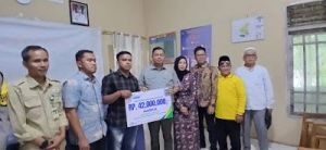 Dukung Kesejahteraan RT, Kemas Faried Serahkan Santunan Kematian dari BPJS Ketenagakerjaan