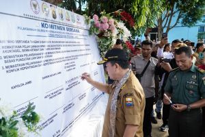 Teken Komitmen SPMB Berintegritas, Gubernur Tegaskan Tak Ada Titipan