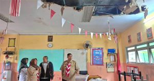 Ketua DPRD Kota Jambi Tinjau Kelas Rusak di SMPN 7