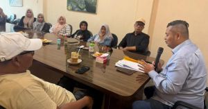 Serap Aspirasi Warga, Ketua DPRD Kota Jambi Terima Silaturahmi Emak-emak Ketua RT