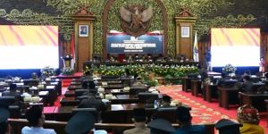 Rapat Paripurna HUT Provinsi Jambi Ke-69, DPRD Tegaskan Komitmen Jalankan Fungsi Legislasi