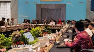 Gubernur Jambi Terima Kunjungan Komisi II DPR RI, Bahas Penguatan BUMD dan Tata Ruang