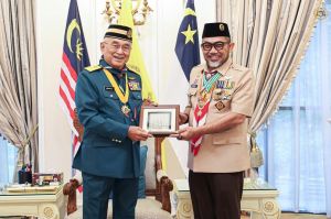 Gubernur Jambi Raih Penghargaan Bintang Emas dari Malaysia