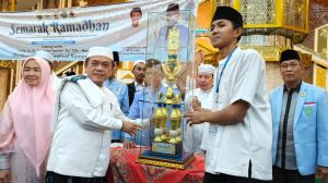 Gubernur Tutup Semarak Ramadan 1447 H di Masjid Tsamaratul Insan