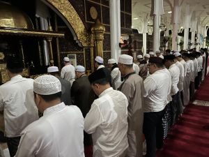 Gubernur Al Haris Ajak Pejabat Pemprov Qiamul Lail di Malam ke-23 Ramadan