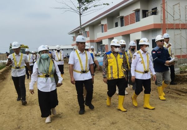 Gubernur Pantau Sekolah Rakyat di Tanjab Timur, Sekolah Modern Terpadu Progres 70 Persen
