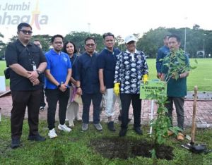 Wali Kota Maulana Tanam Pohon Kenanga Pada Rangkaian APEKSI di Medan