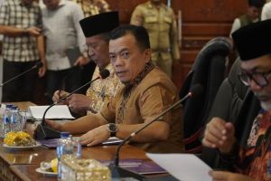 Gubernur Al Haris Pimpin Rapat Evaluasi Perkembangan Pelaksanaan Kegiatan Pembangunan Triwulan II