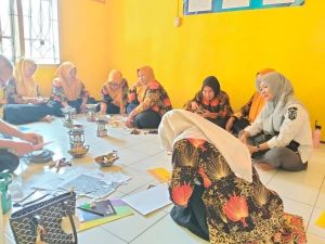 Dorong UMKM Naik Kelas, SKK Migas - MontD'Or Fasilitasi Alat dan Bimtek Membatik Kader PKK Mengupeh
